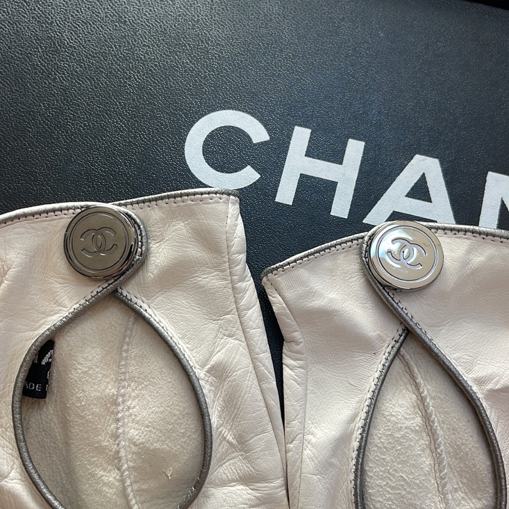 Chanel Lambskin Leather Gloves - Picture 2 of 4